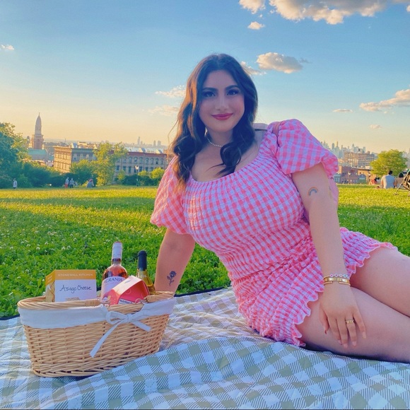 Meet your Posher, Demetria! - Picture 2 of 2